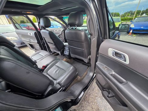Used 2015 Ford Explorer XLT w/ Equipment Group 202A AWD/4WD image 21