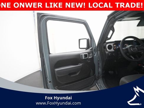 Used 2024 Jeep Wrangler Willys image 25