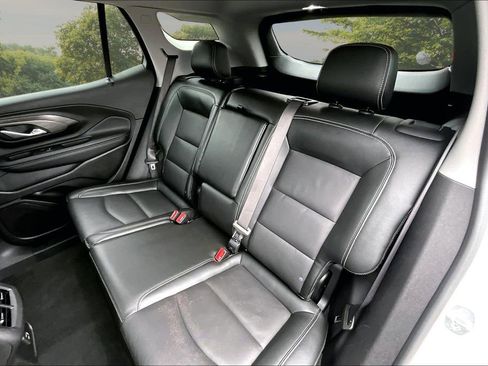 Used 2024 GMC Terrain SLT AWD/4WD image 25