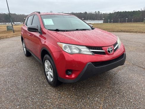 Used 2015 Toyota RAV4 LE image 2