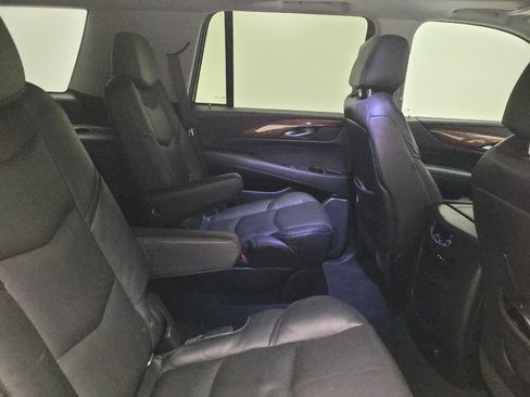 Used 2016 Cadillac Escalade Luxury AWD/4WD image 19