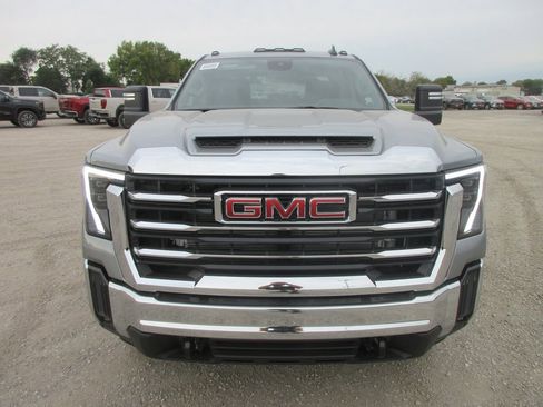 New 2026 GMC Sierra 2500 SLE w/ SLE Value Package; image 12