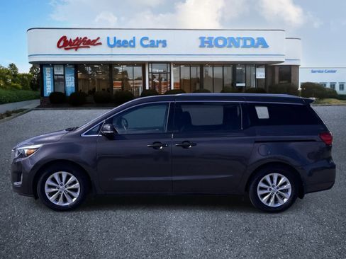 Used 2016 Kia Sedona EX FWD image 2