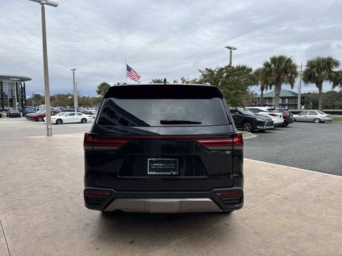 Used 2025 Lexus LX 700h Overtrail image 4