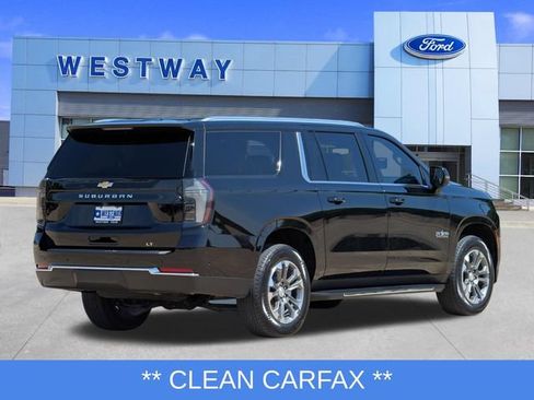 Used 2025 Chevrolet Suburban LT w/ Comfort Package AWD/4WD image 3