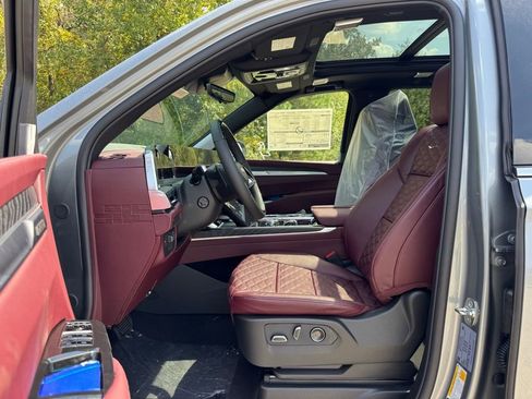 New 2026 Cadillac Escalade ESV Luxury w/ Touring Package image 21