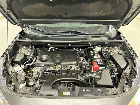 Used 2020 Toyota RAV4 XLE image 23
