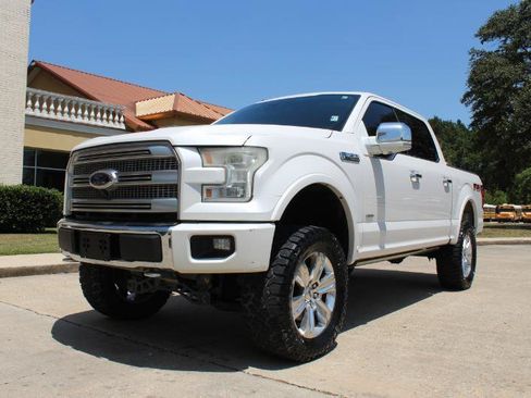 Used 2017 Ford F150 Platinum w/ Equipment Group 701A Luxury AWD/4WD image 9