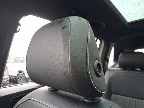 Used 2022 Volkswagen Tiguan SE R-Line AWD/4WD image 17