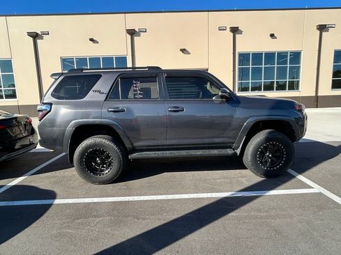 Used 2019 Toyota 4Runner TRD Off-Road Premium image 2