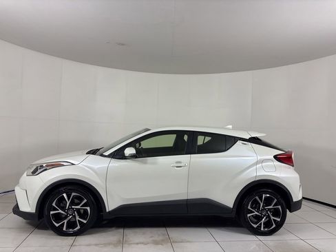 Used 2018 Toyota C-HR XLE image 2