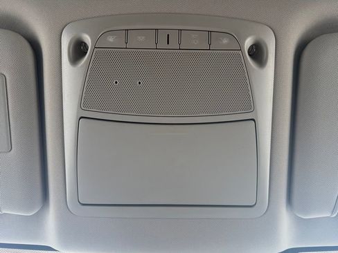 Used 2020 Nissan Rogue SV image 32