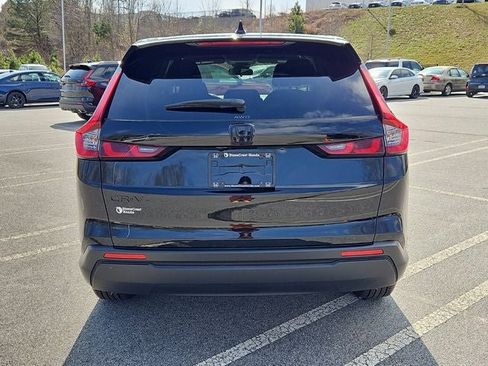 Used 2025 Honda CR-V LX image 5