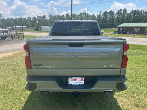 Used 2023 Chevrolet Silverado 1500 High Country w/ Technology Package image 12