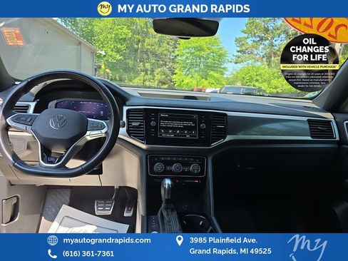 Used 2022 Volkswagen Atlas Cross Sport SEL Premium R-Line AWD/4WD image 12