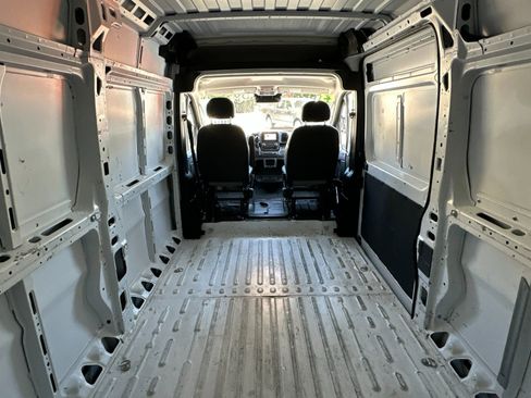 Used 2023 RAM ProMaster 2500 FWD image 14