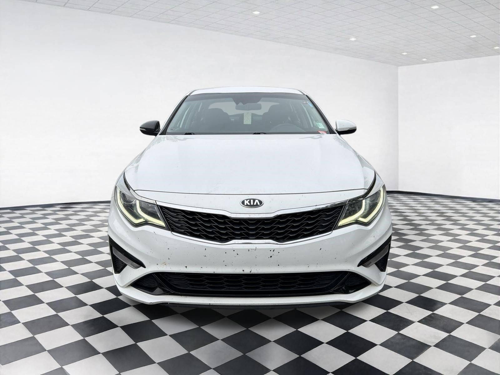 Used 2020 Kia Optima LX FWD image 2
