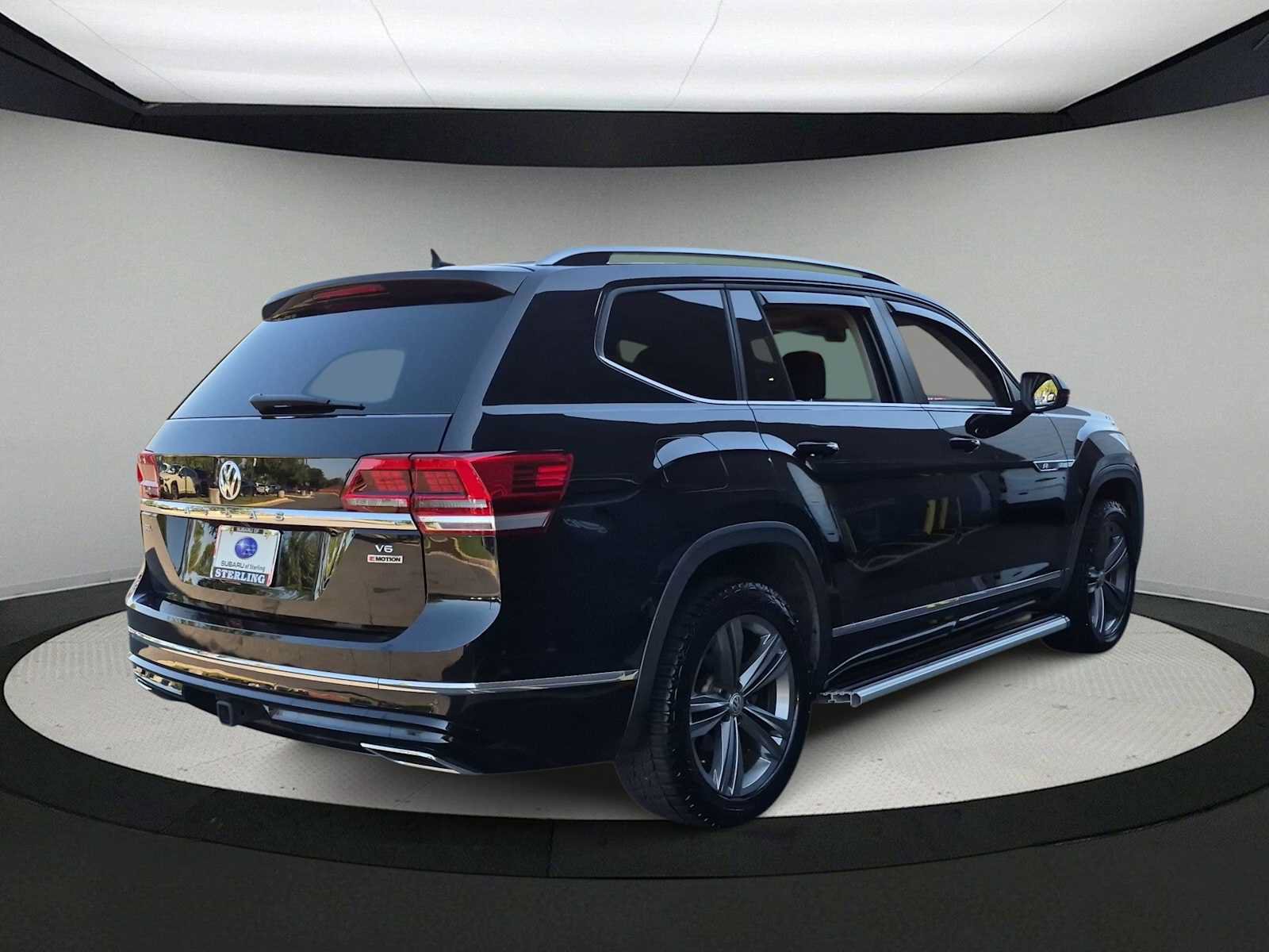 Used 2019 Volkswagen Atlas SEL R-Line AWD/4WD image 8