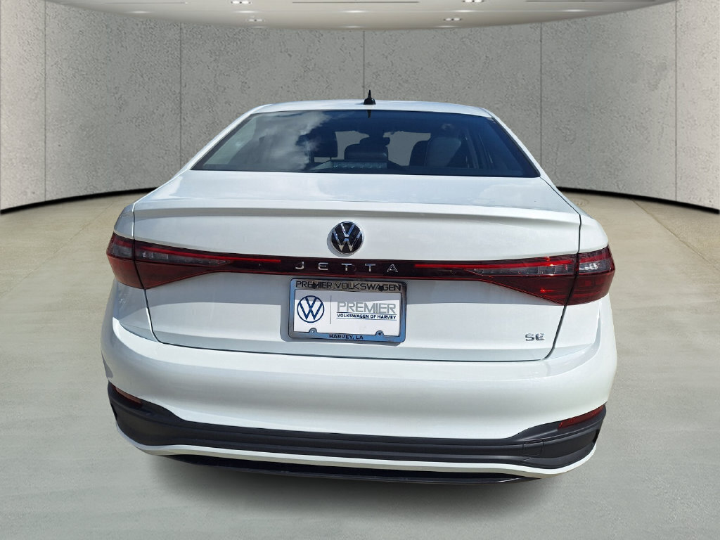 Used 2026 Volkswagen Jetta SE FWD image 4