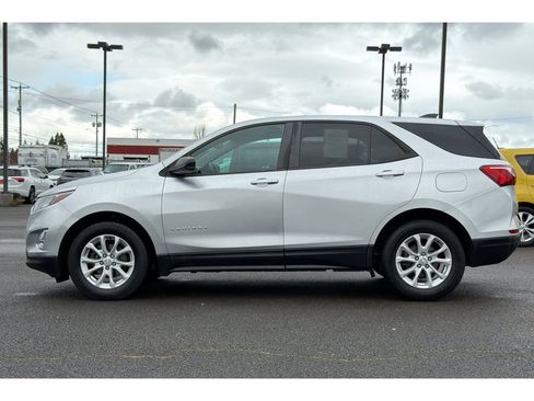 Used 2020 Chevrolet Equinox LS w/ LS Convenience Package image 9