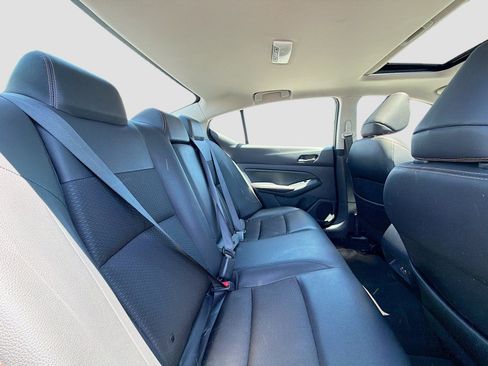 Used 2020 Nissan Altima 2.5 SR w/ Premium Package FWD image 17