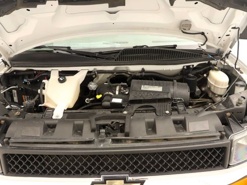 Used 2017 Chevrolet Express 3500 LT w/ LT Preferred Equipment Group RWD image 32