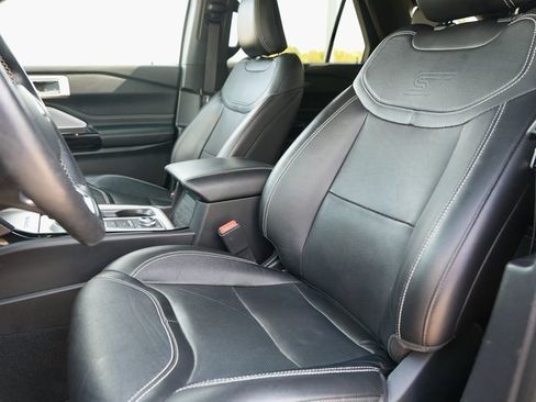 Used 2022 Ford Explorer ST w/ ST Street Pack image 13