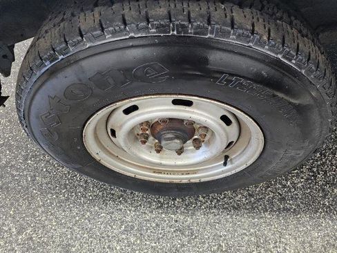 Used 2001 Dodge B2500 Passenger RWD image 26