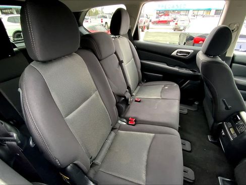 Used 2020 Nissan Pathfinder SV FWD image 17