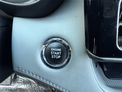 Used 2023 Toyota Highlander XLE image 25