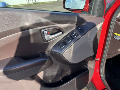 Used 2012 Hyundai Tucson GLS image 15