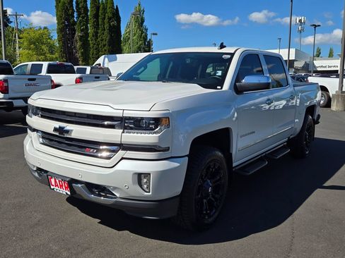 Used 2017 Chevrolet Silverado 1500 LTZ Z71 w/ LTZ Plus Package AWD/4WD image 7