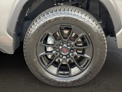 Used 2025 Toyota Tundra SR5 w/ SR5 Premium Package AWD/4WD image 10