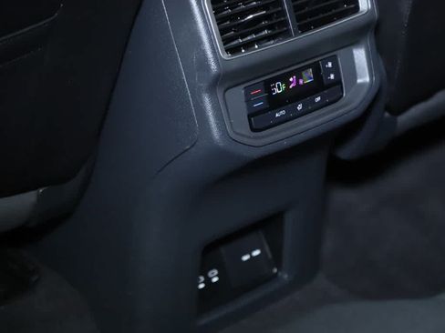 Certified 2024 Volkswagen Atlas Peak Edition SE AWD/4WD image 16