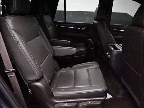 Used 2021 GMC Yukon Denali w/ Denali Premium Package AWD/4WD image 11