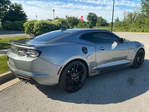 Used 2022 Chevrolet Camaro LT RWD image 8