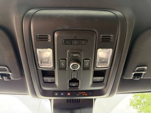 Used 2023 Chevrolet Suburban High Country w/ Premium Package 2 AWD/4WD image 36