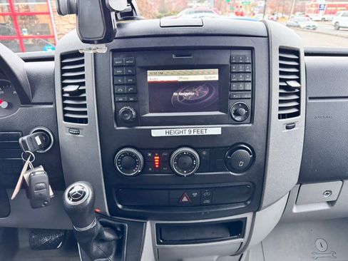 Used 2017 Mercedes-Benz Sprinter 2500 image 17