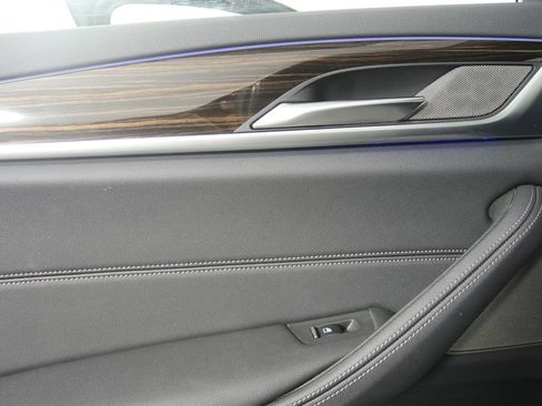 Used 2023 BMW 540i w/ Premium Package RWD image 13