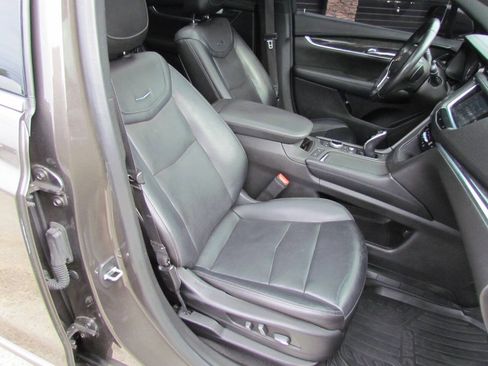 Used 2020 Cadillac XT5 Premium Luxury FWD image 19