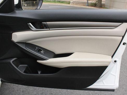 Used 2021 Honda Accord LX image 28