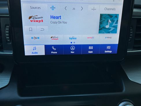 Used 2020 Ford Explorer XLT w/ Equipment Group 202A image 25