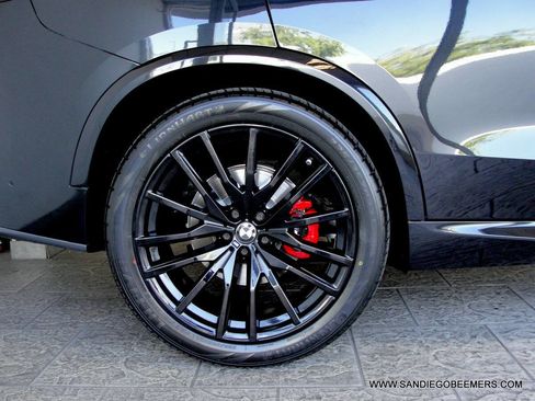 Used 2022 BMW X5 xDrive40i w/ M Sport Package image 15