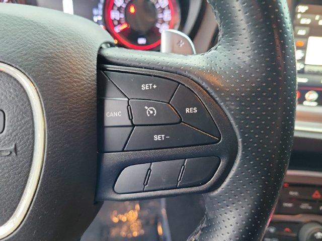 Used 2022 Dodge Challenger R/T w/ Driver Convenience Group RWD image 15