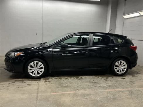 Used 2018 Subaru Impreza 2.0i image 2