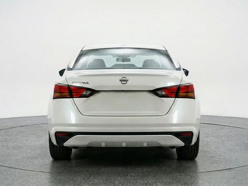 Used 2025 Nissan Altima 2.5 SV image 7