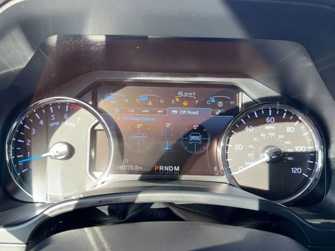Used 2018 Ford Expedition XLT w/ Equipment Group 202A AWD/4WD image 19