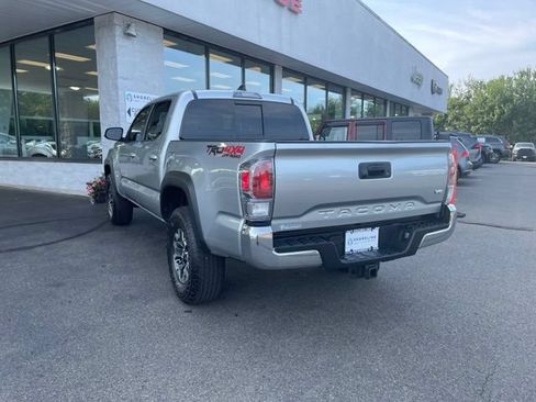 Used 2022 Toyota Tacoma TRD Off-Road AWD/4WD image 7