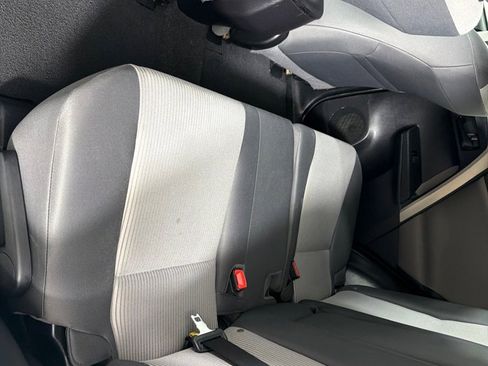 Used 2015 Toyota RAV4 LE image 18