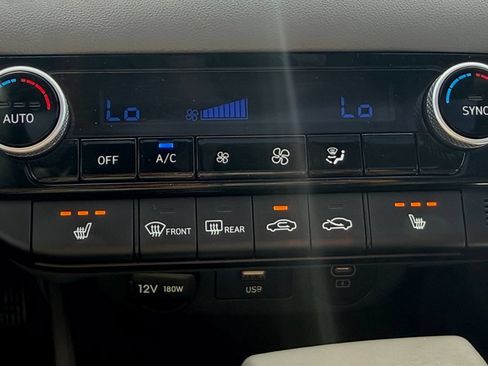 Used 2025 Hyundai Elantra SEL FWD image 17